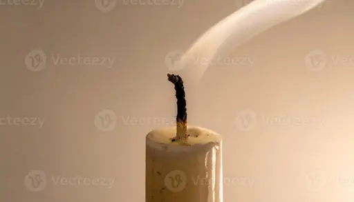 Wie bekommt man Kerzenwachs aus einer Tischdecke? Bewährte Methoden zur schonenden Entfernung von Wachsflecken